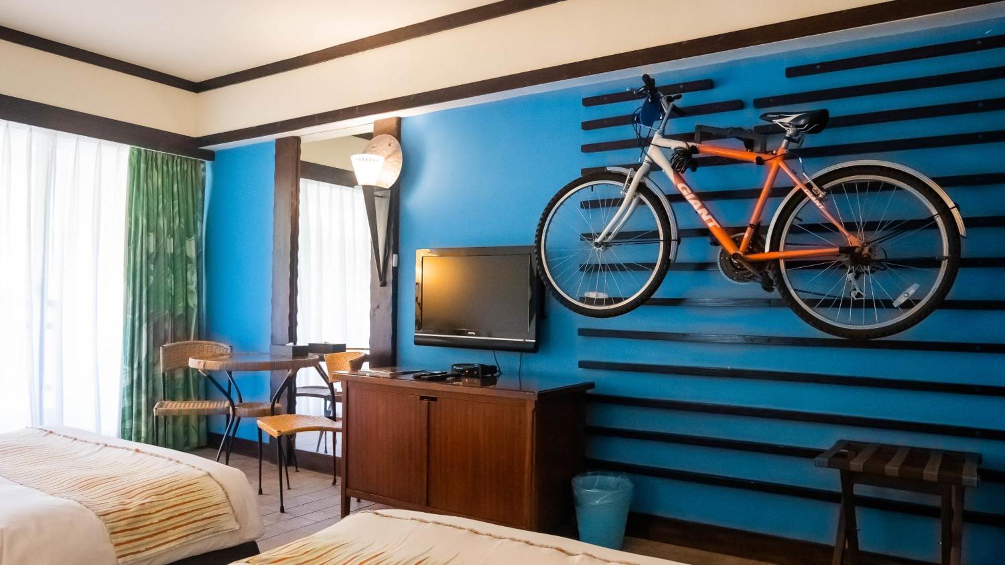 Yoho Beach Resort Kenting Хенгчун Экстерьер фото Bicycle in a room at the hotel