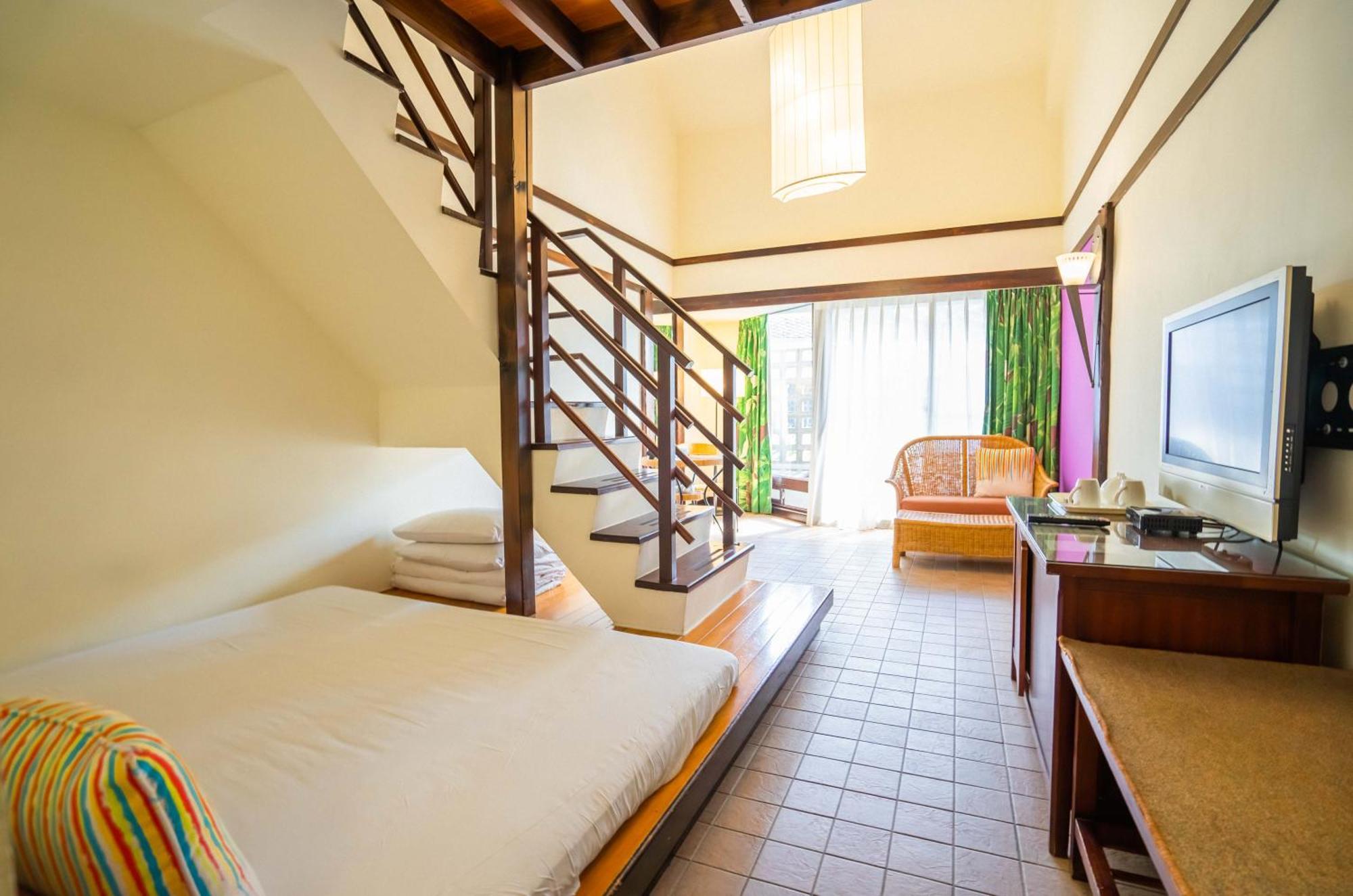 Yoho Beach Resort Kenting Хенгчун Экстерьер фото A room at the hotel