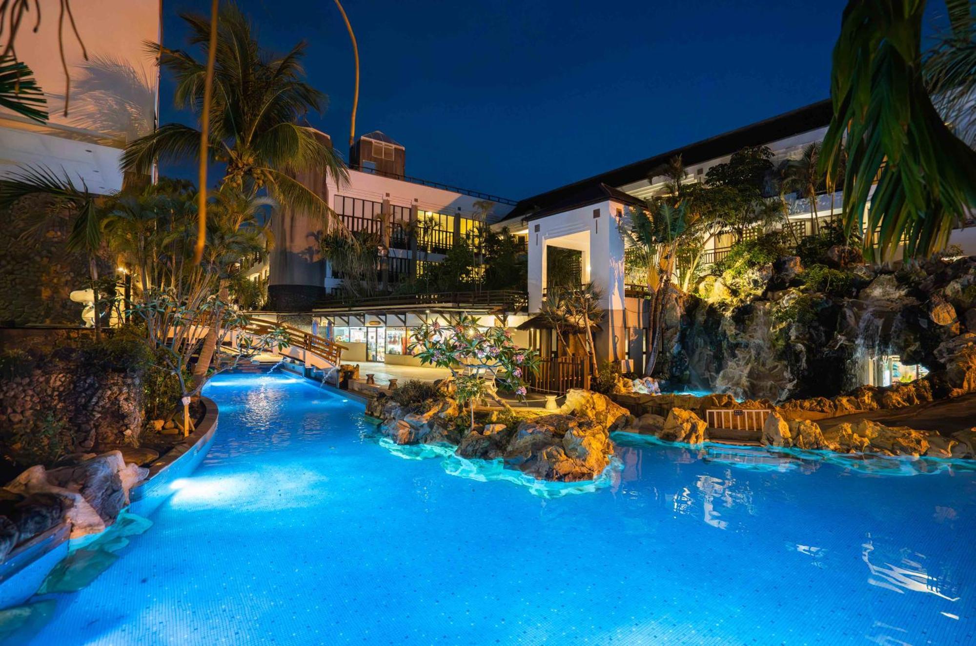 Yoho Beach Resort Kenting Хенгчун Экстерьер фото The pool at the Royal Mirage