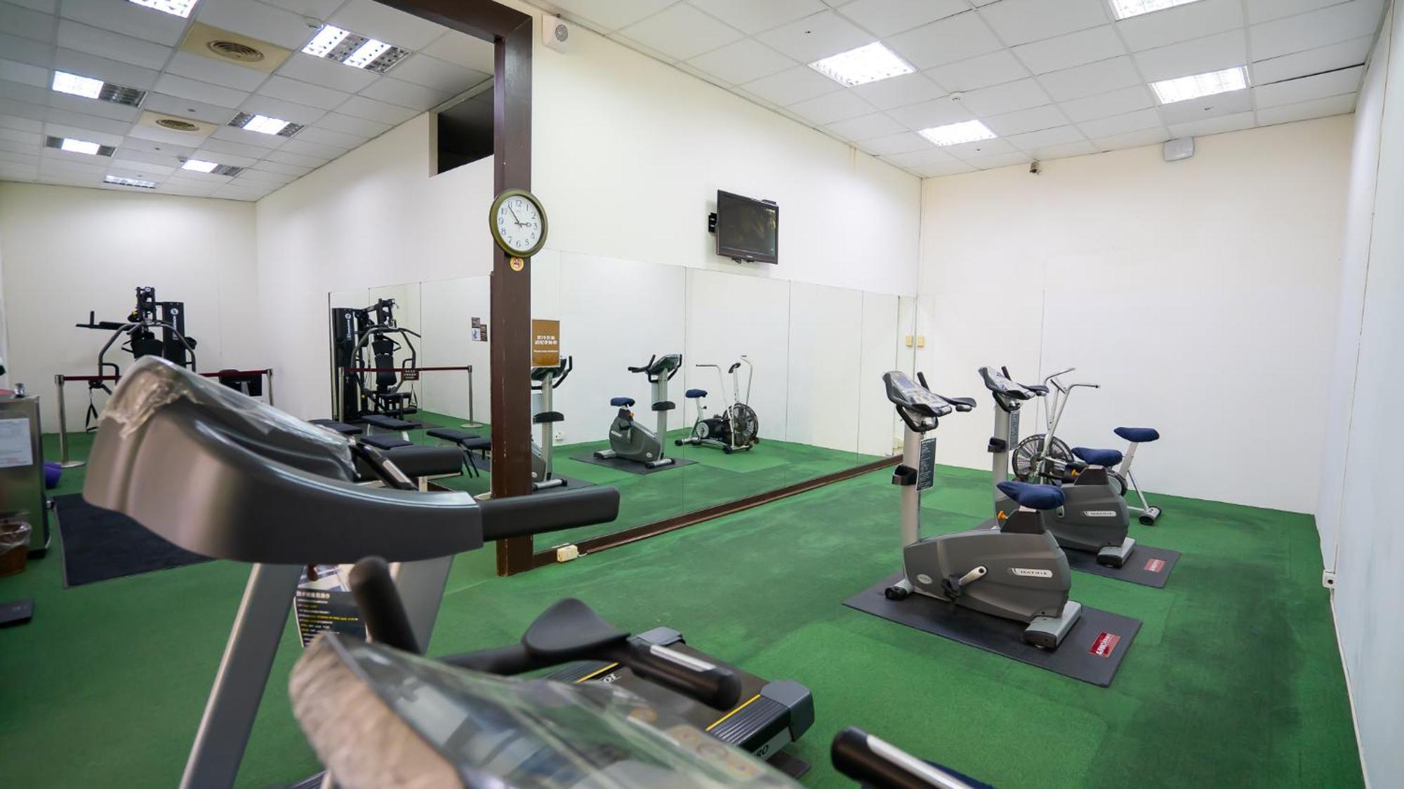 Yoho Beach Resort Kenting Хенгчун Экстерьер фото The gym at the hotel