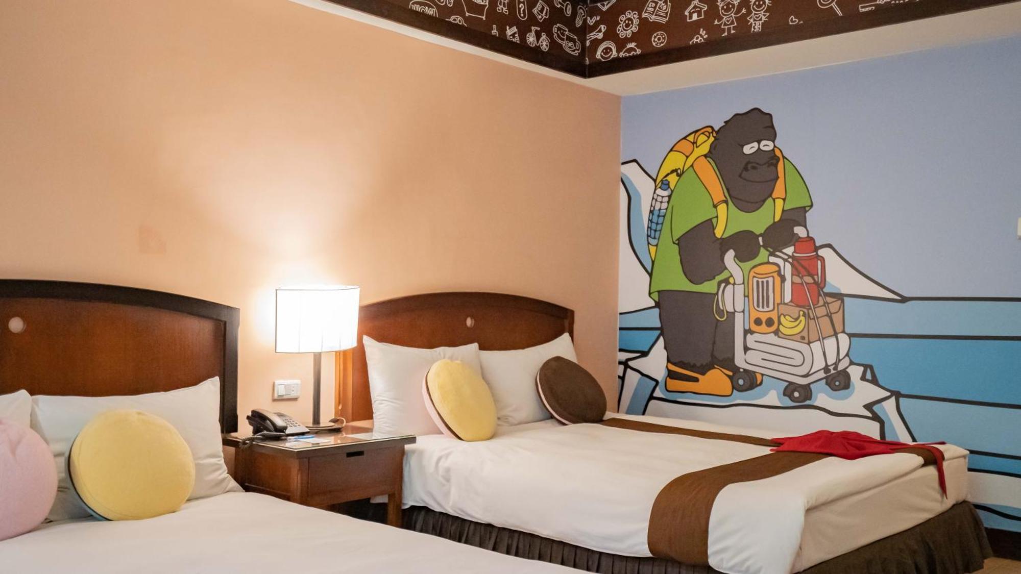 Yoho Beach Resort Kenting Хенгчун Экстерьер фото A room at the Great Wolf Lodge in Concord, North Carolina