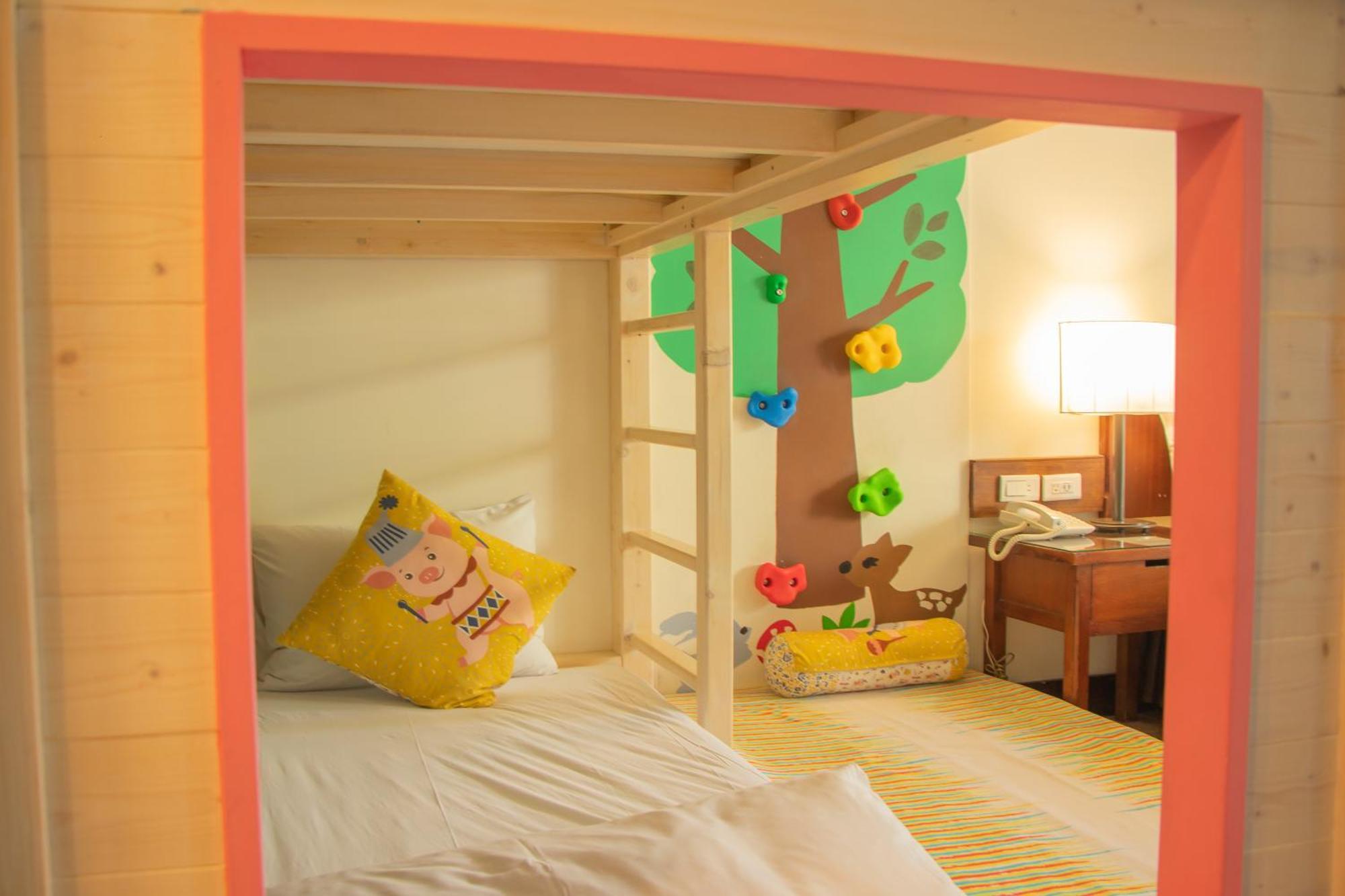 Yoho Beach Resort Kenting Хенгчун Экстерьер фото A room at the Legoland Hotel